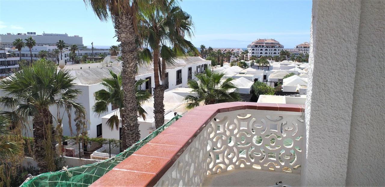 Apartment With A Large South-Facing Balcony, Sea View And Wifi In Las Americas Center Playa de las Americas  Exterior photo